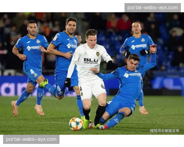 深度复盘：阿尔梅里亚的激进逼抢，为何被奥萨苏纳的战术纪律击溃