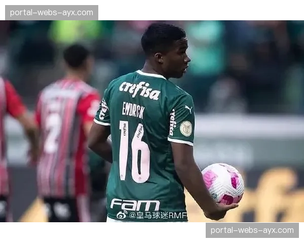 数据面板显示：比赛前60分钟，皇马在对方禁区两侧肋部的触球次数达25次